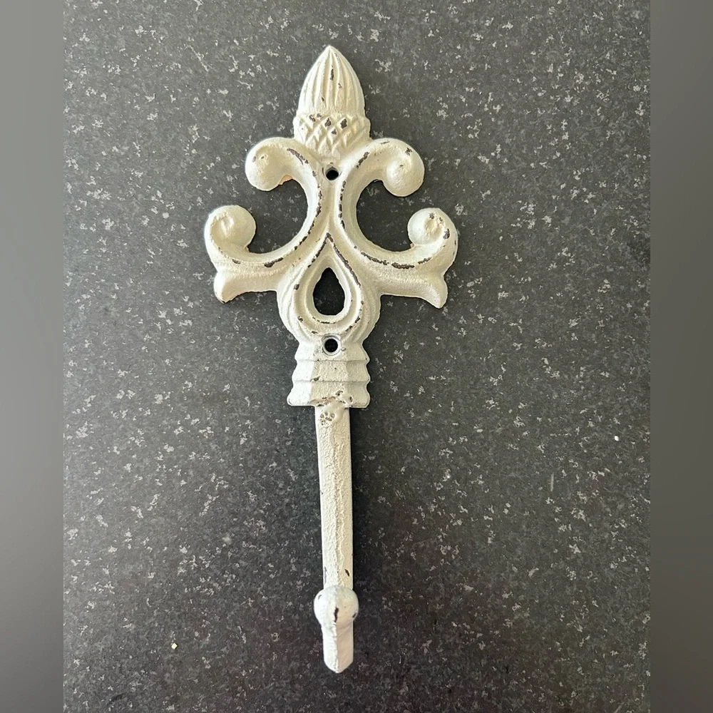 Cream Vintage-Style Wall Hook with Scrollwork Design